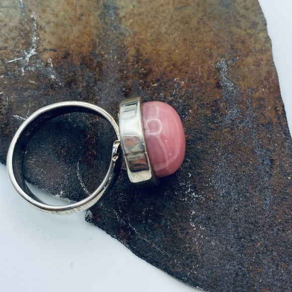 Sterling silver and rose quartz cabochon ring. - Picture 4 of 5